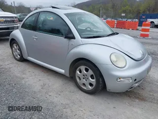 2003 Volkswagen New Beetle Coupe GLS with VIN 3VWCK21C53M418158, listed as a IAAI auction lot 42002620 with 133,086 mi miles. Bid and sale history available at carsss.com. Image 1.