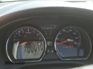 2016 Nissan Versa SV z VIN 3N1CN7AP6GL845096, wystawiony jako Copart lot #57167385 z przebiegiem 219 374 mil mil oraz Szkoda całkowita • Salvage title. Historia ofert i sprzedaży dostępna na DreamBid. Obrazek 9.