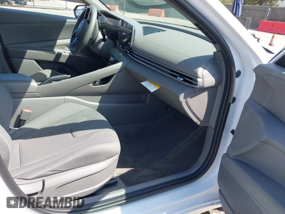 2024 Hyundai Elantra SEL with VIN KMHLM4DG2RU648117, listed as a IAAI auction lot 41879604 with 36,734 mi miles and . Bid and sale history available at carsss.com. Image 5.