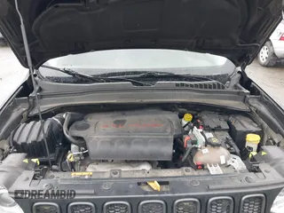 2017 Jeep Renegade Deserthawk with VIN ZACCJBCB3HPF49135, listed as a IAAI auction lot 42291172 with 162,356 mi miles and . Bid and sale history available at DreamBid. Image 10.