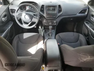 2019 Jeep Cherokee Latitude z VIN 1C4PJLCBXKD204746, wystawiony jako Copart lot #50268185 z przebiegiem 90 796 mil mil oraz Szkoda całkowita • Salvage title. Historia ofert i sprzedaży dostępna na DreamBid. Obrazek 8.