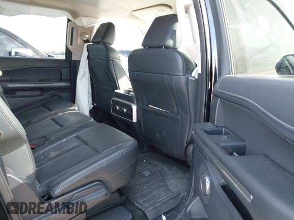 2022 Ford Expedition Max XLT z VIN 1FMJK1HT6NEA09150, wystawiony jako IAAI lot #41423268 z przebiegiem 17 336 mil mil oraz . Historia ofert i sprzedaży dostępna na DreamBid. Obrazek 8.