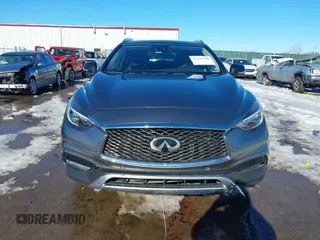 2018 Infiniti QX30 Premium z VIN SJKCH5CR7JA047290, wystawiony jako IAAI lot #41270760 z przebiegiem 72 169 mil mil oraz . Historia ofert i sprzedaży dostępna na DreamBid. Obrazek 12.