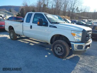 2015 Ford Super Duty F-250 SRW XLT with VIN 1FT7X2B67FEA07014, listed as a IAAI auction lot 41625425 with 113,404 mi miles. Bid and sale history available at carsss.com. Image 1.