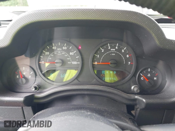 2008 Jeep Wrangler Unlimited X with VIN 1J4GA39108L606685, listed as a IAAI auction lot 41965538 with 288,946 mi miles. Bid and sale history available at carsss.com. Image 7.