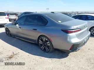 2023 BMW 7 Series 760i xDrive с VIN WBA33EJ07PCM90605, выставлен на аукционе IAAI как лот 41577454 с пробегом 30 241 миль миль и . История ставок и продаж доступна на DreamBid. Изображение 3.