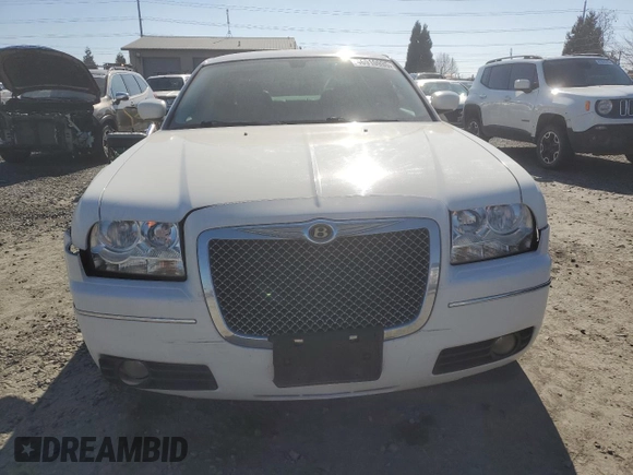 2008 Chrysler 300 Touring with VIN 2C3LK53G18H262098, listed as a Copart auction lot 46910935 with 92,052 mi miles and Salvage Title. Bid and sale history available at carsss.com. Image 5.