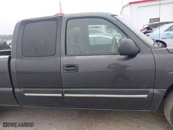 2003 Chevrolet Silverado 1500 LS with VIN 2GCEC19T131315205, listed as a IAAI auction lot 41804738 with 207,940 mi miles. Bid and sale history available at carsss.com. Image 14.