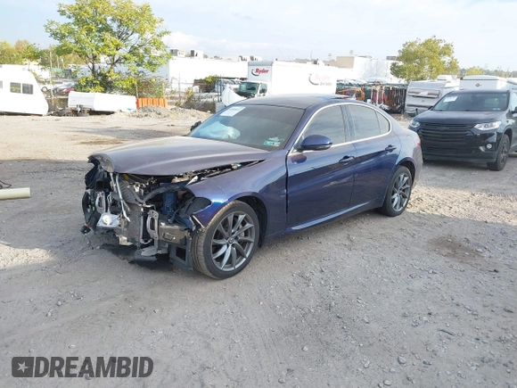 2019 Alfa Romeo Giulia with VIN ZARFANAN2K7622663, listed as a IAAI auction lot 40546831 with 999,999 mi miles. Bid and sale history available at carsss.com. Image 2.