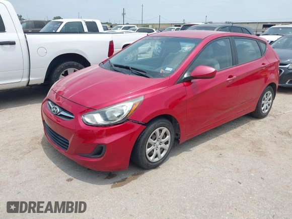 2013 Hyundai Accent GS z VIN KMHCT5AE3DU118162, wystawiony jako IAAI lot #42304964 z przebiegiem 144 815 mil mil oraz . Historia ofert i sprzedaży dostępna na DreamBid. Obrazek 2.