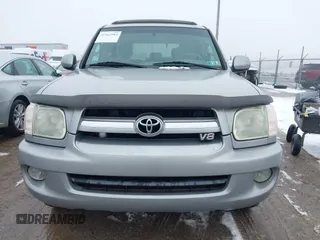 2005 Toyota Sequoia SR5 with VIN 5TDBT44A95S257043, listed as a IAAI auction lot 41562983 with 213,197 mi miles and . Bid and sale history available at DreamBid. Image 12.