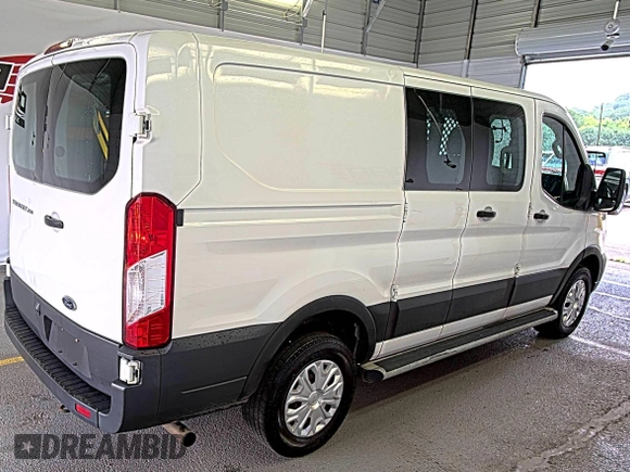 2020 Ford Transit Cargo z VIN 1FTBR1Y89LKA77943, wystawiony jako IAAI lot #42642576 z przebiegiem 144 064 mil mil oraz . Historia ofert i sprzedaży dostępna na DreamBid. Obrazek 26.