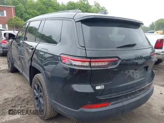 2022 Jeep Grand Cherokee Limited z VIN 1C4RJKBG1N8562136, wystawiony jako IAAI lot #42368262 z przebiegiem 28 136 mil mil oraz . Historia ofert i sprzedaży dostępna na DreamBid. Obrazek 3.