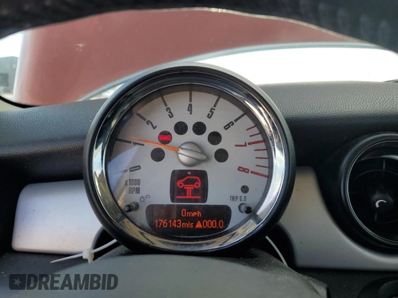 2011 MINI Hardtop with VIN WMWSU3C57BTX96797, listed as a Copart auction lot 55883115 with 176,143 mi miles and Clean Title. Bid and sale history available at DreamBid. Image 9.