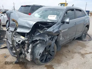 2024 Volkswagen Atlas SE z VIN 1V2JE2CA1RC252078, wystawiony jako IAAI lot #42061482 z przebiegiem 10 396 mil mil oraz . Historia ofert i sprzedaży dostępna na DreamBid. Obrazek 18.