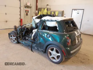 2004 MINI Hardtop with VIN WMWRC33494TC55068, listed as a IAAI auction lot 42057372 with Not provided miles and . Bid and sale history available at DreamBid. Image 3.