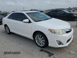 2014 Toyota Camry L with VIN 4T4BF1FK3ER398621, listed as a Copart auction lot 50946675 with 71,141 mi miles and Clean Title. Bid and sale history available at DreamBid. Image 4.