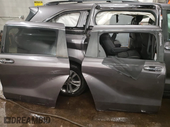 2021 Toyota Sienna XSE with VIN 5TDDSKFC1MS003145, listed as a Copart auction lot 85963334 with 74,145 mi miles and Salvage Title. Bid and sale history available at carsss.com. Image 13.