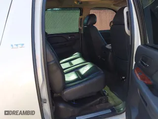 2010 Chevrolet Avalanche LTZ with VIN 3GNVKGE08AG272477, listed as a IAAI auction lot 41156676 with 209,408 mi miles. Bid and sale history available at carsss.com. Image 8.