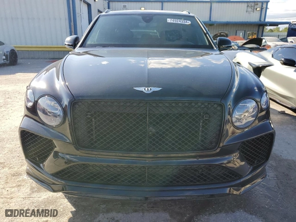 2022 Bentley Bentayga V8 with VIN SJAAM2ZV9NC013534, listed as a Copart auction lot 74924334 with NaN miles and Non Repairable. Bid and sale history available at carsss.com. Image 5.