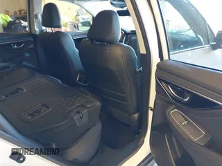 2025 Subaru Outback Touring XT with VIN 4S4BTGPD0S3223833, listed as a IAAI auction lot 41850418 with 277 mi miles and . Bid and sale history available at DreamBid. Image 8.