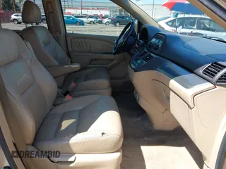 2006 Honda Odyssey EX-L with VIN 5FNRL38646B044795, listed as a IAAI auction lot 42102422 with 213,194 mi miles and . Bid and sale history available at carsss.com. Image 5.