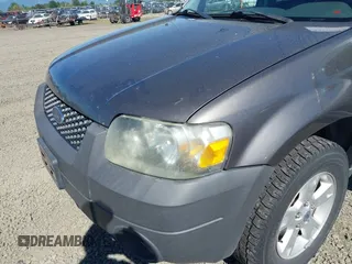2006 Ford Escape XLT с VIN 1FMYU93166KB18305, выставлен на аукционе IAAI как лот 42316332 с пробегом 252 743 миль миль и . История ставок и продаж доступна на DreamBid. Изображение 6.