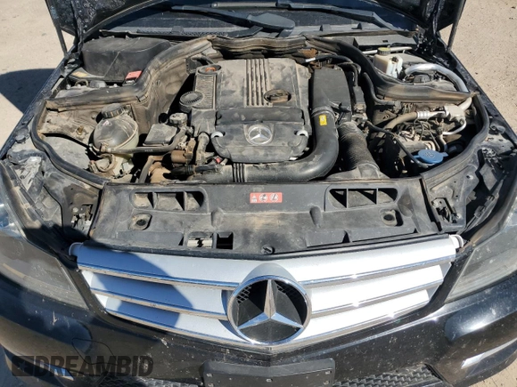 2013 Mercedes-Benz C 250 Sport z VIN WDDGF4HB4DA823093, wystawiony jako Copart lot #46481345 z przebiegiem 83 221 mil mil oraz Szkoda całkowita • Salvage title. Historia ofert i sprzedaży dostępna na DreamBid. Obrazek 11.