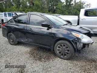 2017 Nissan Versa S z VIN 3N1CN7AP5HL865888, wystawiony jako Copart lot #60886965 z przebiegiem 127 727 mil mil oraz Szkoda całkowita • Salvage title. Historia ofert i sprzedaży dostępna na DreamBid. Obrazek 4.