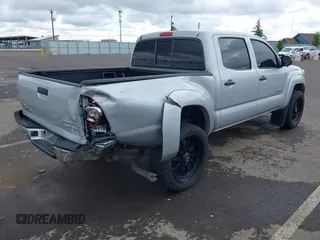 2012 Toyota Tacoma PreRunner z VIN 3TMJU4GN5CM131976, wystawiony jako IAAI lot #42213150 z przebiegiem 134 649 mil mil oraz . Historia ofert i sprzedaży dostępna na DreamBid. Obrazek 4.