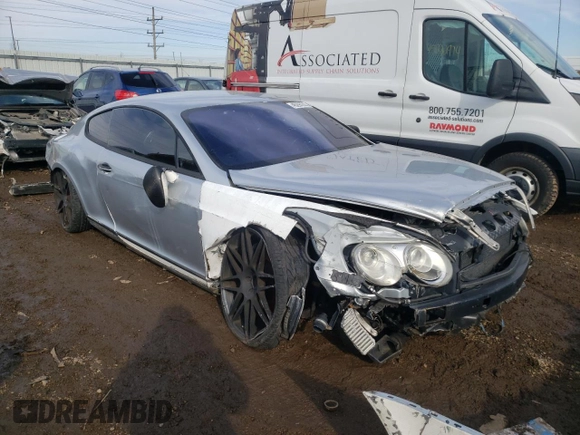 2004 Bentley Continental GT GT z VIN SCBCR63W74C022266, wystawiony jako Copart lot #45293244 z przebiegiem Nie podano mil oraz . Historia ofert i sprzedaży dostępna na DreamBid. Obrazek 4.