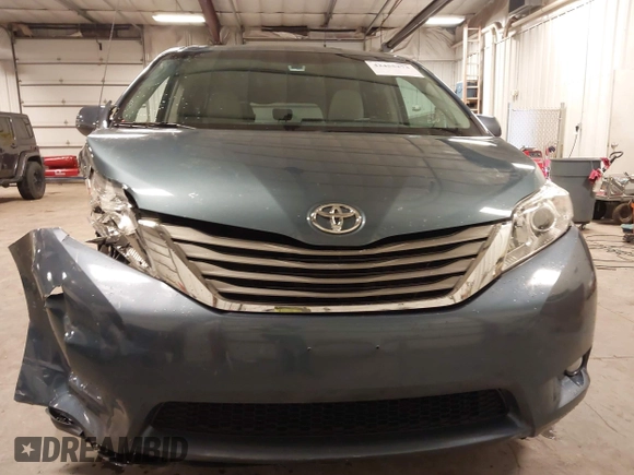 2014 Toyota Sienna XLE с VIN 5TDYK3DC5ES423745, выставлен на аукционе IAAI как лот 42455273 с пробегом 103 063 миль миль и . История ставок и продаж доступна на DreamBid. Изображение 13.