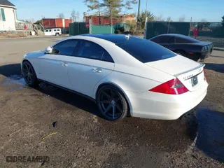 2008 Mercedes-Benz CLS-Class 5.5L with VIN WDDDJ72XX8A130817, listed as a IAAI auction lot 41445785 with 85,918 mi miles. Bid and sale history available at carsss.com. Image 3.