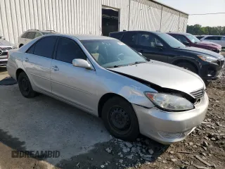 2005 Toyota Camry LE z VIN 4T1BE30K85U569235, wystawiony jako Copart lot #60223665 z przebiegiem 207 341 mil mil oraz Szkoda całkowita • Salvage title. Historia ofert i sprzedaży dostępna na DreamBid. Obrazek 4.