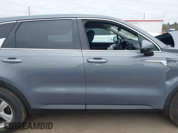 2022 Kia Sorento LX with VIN 5XYRG4LC2NG117242, listed as a IAAI auction lot 41512418 with 39,187 mi miles. Bid and sale history available at carsss.com. Image 13.