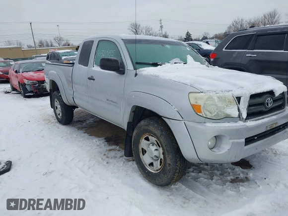 2006 Toyota Tacoma with VIN 5TEUU42N36Z293472, listed as a IAAI auction lot 41320155 with 105,230 mi miles. Bid and sale history available at carsss.com. Image 1.