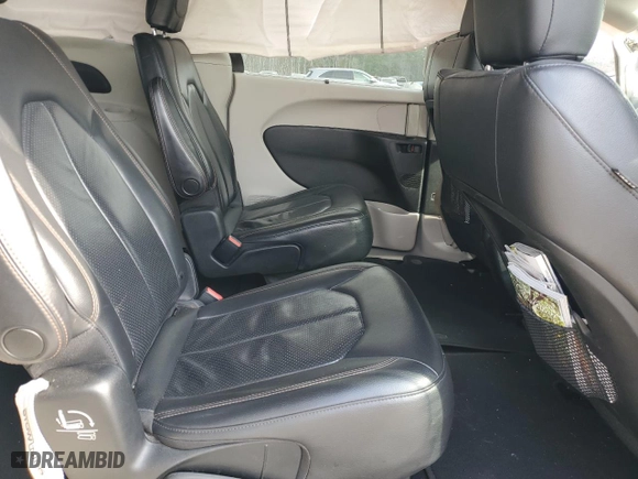 2019 Chrysler Pacifica Touring L with VIN 2C4RC1BG4KR537378, listed as a Copart auction lot 44048635 with 183,539 mi miles and Salvage Title. Bid and sale history available at carsss.com. Image 11.