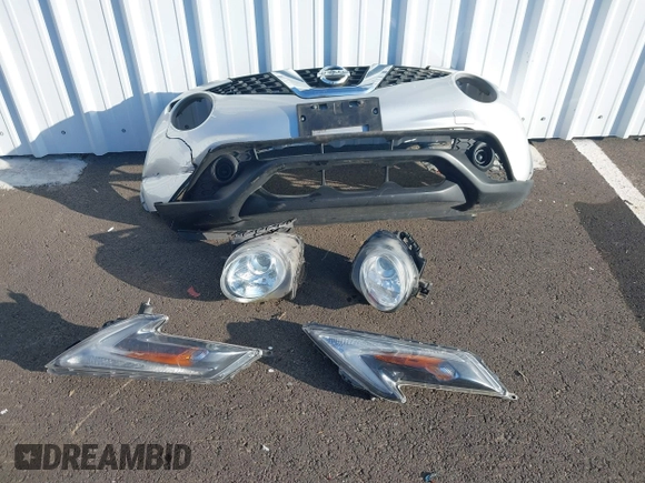 2015 Nissan Juke SV with VIN JN8AF5MV9FT553005, listed as a IAAI auction lot 41731884 with 70,698 mi miles. Bid and sale history available at carsss.com. Image 12.