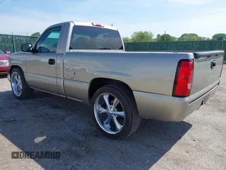 2004 Chevrolet Silverado 1500 Work Truck with VIN 1GCEC14X54Z233870, listed as a IAAI auction lot 42114163 with 236,226 mi miles. Bid and sale history available at carsss.com. Image 3.