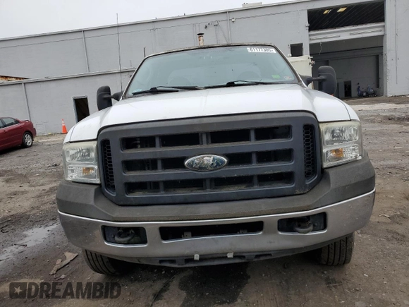 2006 Ford F-250 XL с VIN 1FTSX21586ED44391, выставлен на аукционе Copart как лот 61177305 с пробегом 128 370 миль миль и Чистый • Clean title. История ставок и продаж доступна на DreamBid. Изображение 5.