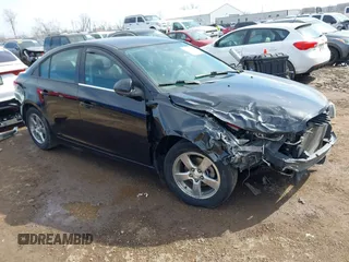 2014 Chevrolet Cruze 1LT z VIN 1G1PC5SB5E7299719, wystawiony jako IAAI lot #41702111 z przebiegiem 127 353 mil mil oraz . Historia ofert i sprzedaży dostępna na DreamBid. Obrazek 1.
