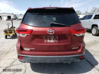 2018 Toyota Highlander SE with VIN 5TDJZRFH9JS551893, listed as a Copart auction lot 52617235 with 82,165 mi miles and Salvage Title. Bid and sale history available at carsss.com. Image 6.