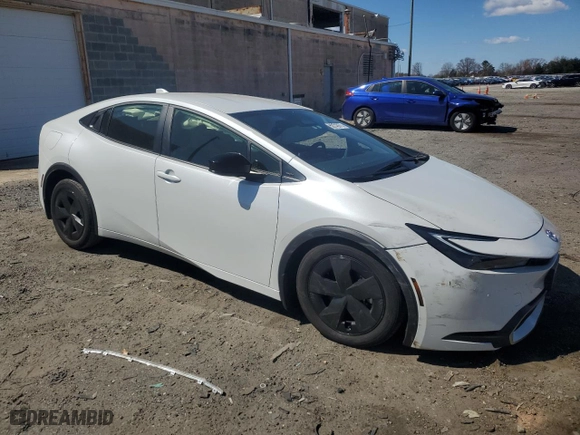 2024 Toyota Prius Prime SE with VIN JTDACACU2R3015644, listed as a Copart auction lot 50740975 with 9,161 mi miles and Salvage Title. Bid and sale history available at carsss.com. Image 4.