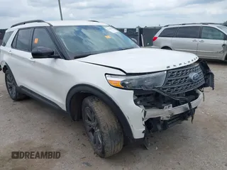 2022 Ford Explorer XLT z VIN 1FMSK7DH5NGC47018, wystawiony jako IAAI lot #42120217 z przebiegiem 42 042 mil mil oraz . Historia ofert i sprzedaży dostępna na DreamBid. Obrazek 1.
