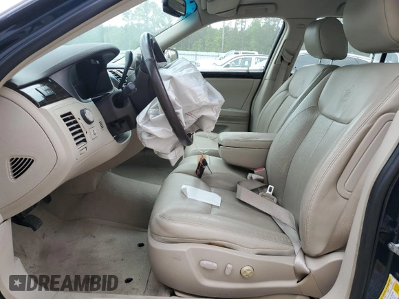 2008 Cadillac DTS 1SC z VIN 1G6KD57Y88U174251, wystawiony jako Copart lot #53309195 z przebiegiem 71 103 mil mil oraz Szkoda całkowita • Salvage title. Historia ofert i sprzedaży dostępna na DreamBid. Obrazek 7.