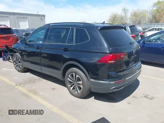 2023 Volkswagen Tiguan S с VIN 3VVRB7AX4PM072320, выставлен на аукционе IAAI как лот 41967612 с пробегом 10 029 миль миль и . История ставок и продаж доступна на DreamBid. Изображение 3.