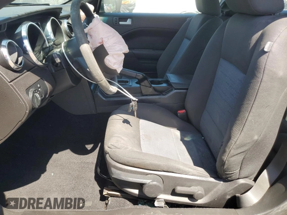2008 Ford Mustang Deluxe with VIN 1ZVHT80N585161640, listed as a Copart auction lot 58760115 with 137,333 mi miles and Salvage title. Bid and sale history available at DreamBid. Image 7.