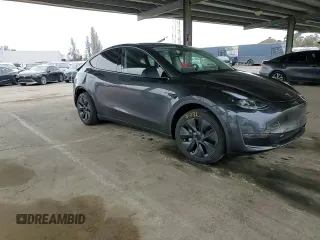 2025 Tesla Model Y Long Range with VIN 7SAYGDED2SF234388, listed as a Copart auction lot 47250965 with 3,702 mi miles and Salvage Title. Bid and sale history available at DreamBid. Image 10.