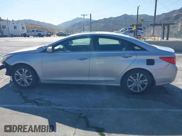 2011 Hyundai Sonata Limited z VIN 5NPEC4ACXBH175889, wystawiony jako IAAI lot #42387391 z przebiegiem 227 660 mil mil oraz . Historia ofert i sprzedaży dostępna na DreamBid. Obrazek 15.