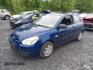 2008 Hyundai Accent GS z VIN KMHCM36C78U092518, wystawiony jako IAAI lot #42403233 z przebiegiem 92 668 mil mil oraz . Historia ofert i sprzedaży dostępna na DreamBid. Obrazek 6.